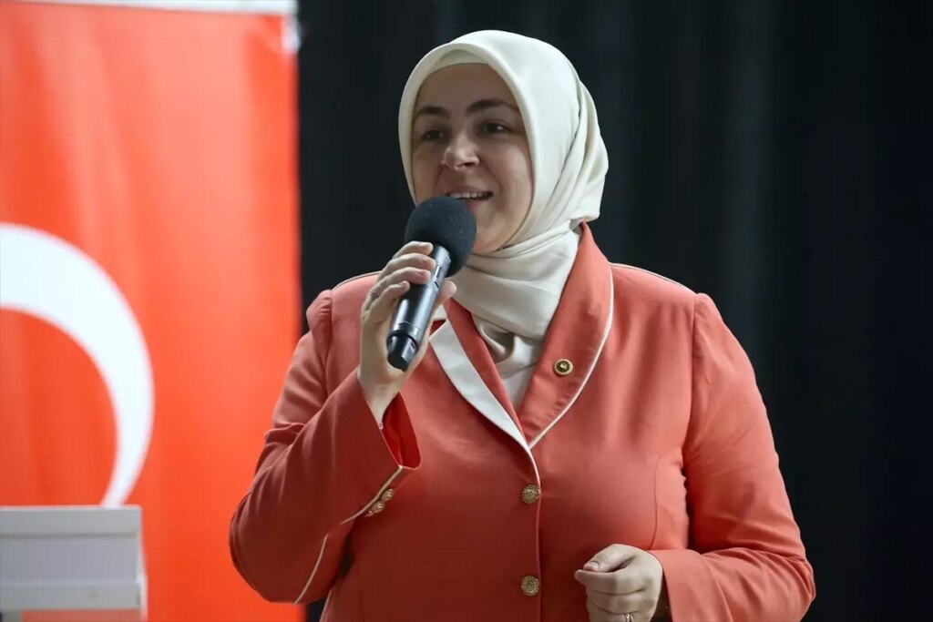 ak parti genel merkez kadin kollari baskani ercan karsta konustu aciklamasi 5yRpmIL4