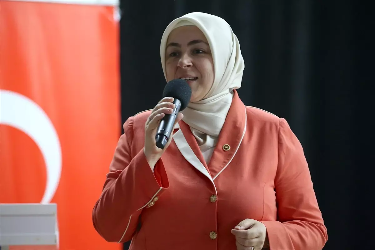 ak parti genel merkez kadin kollari baskani ercan karsta konustu aciklamasi 5yRpmIL4