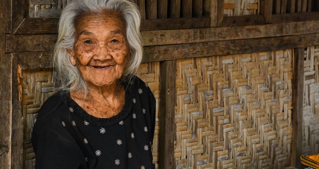 bu koyde 100 yasini devirmek siradan bilim bile saskin lgxjFxgZ