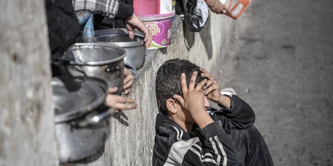 gazzede aclik bir cocugun daha canini aldi PQBeQM74