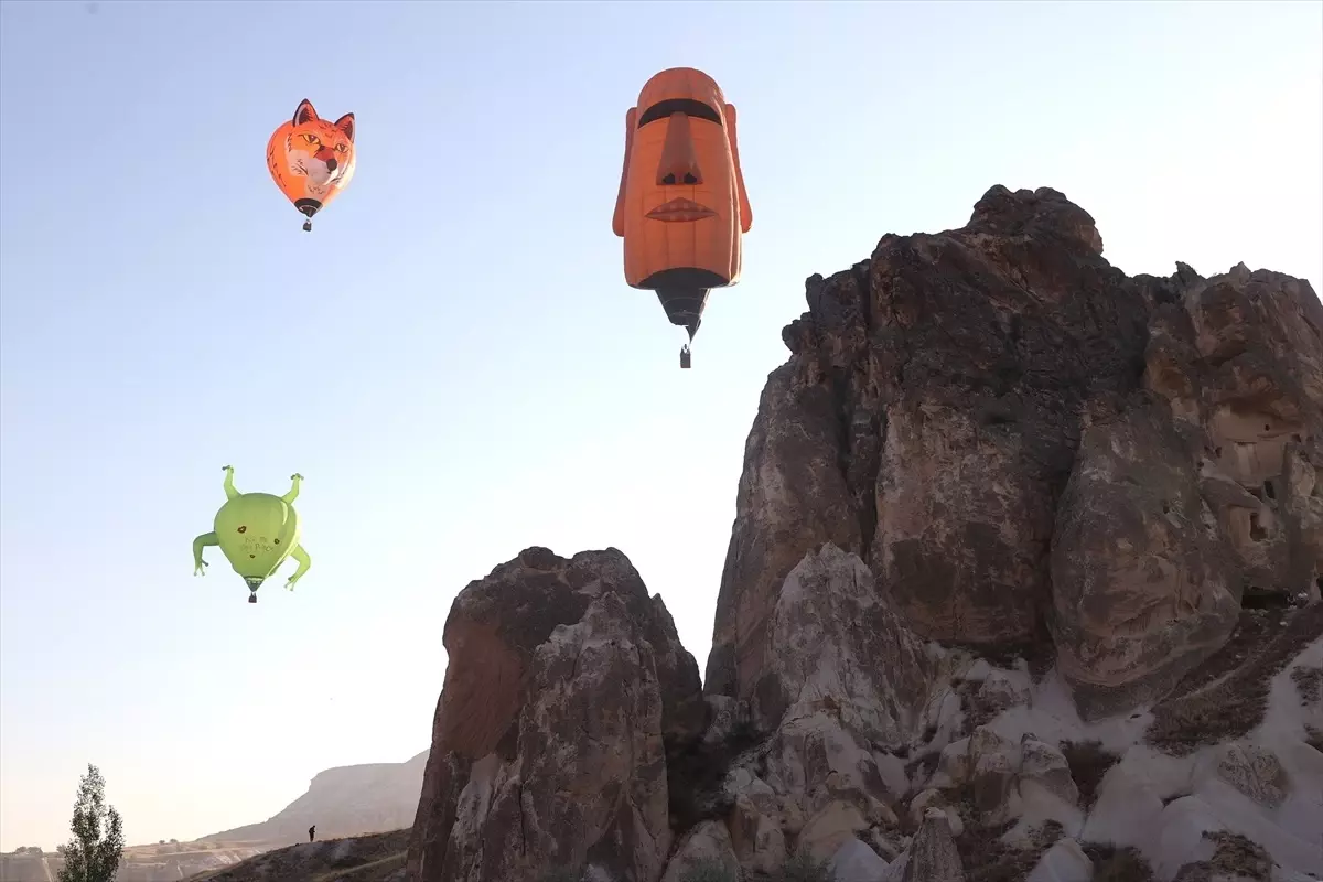 kapadokya balon festivali renkli anlara ev sahipligi yapti MaNmbANR