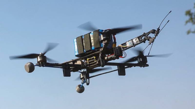o ulkede rus tehdidine karsi ilkokul ve ortaokul ogrencilerine drone yapimi ve kullanimi ogretilecek ugzb3kAQ