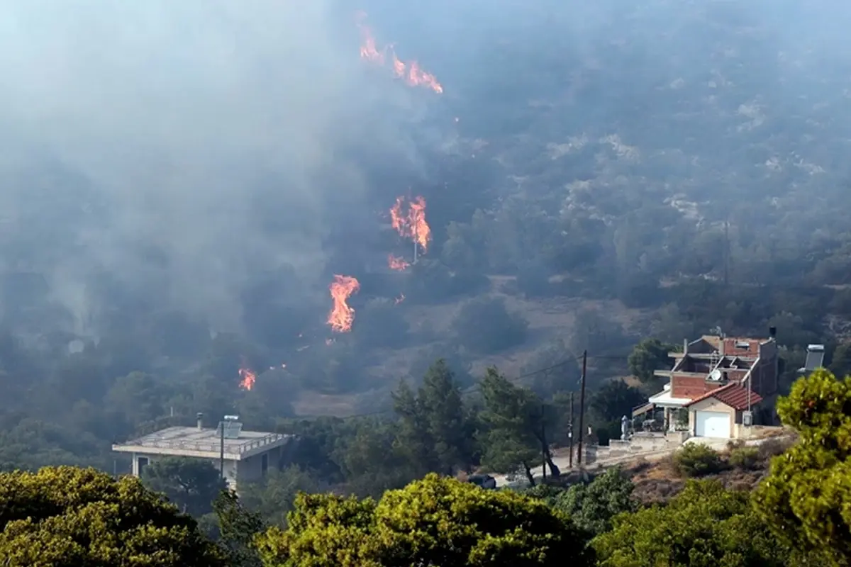 yunanistanda orman yangini 1 olu yerlesimler tahliye edildi zG9kduFb