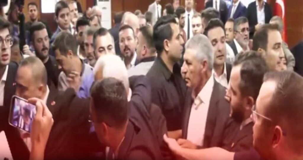 akpnin secimde kaybettigi bayrampasayi geri alma plani suya dustu dava aciyorlar WQ6ETFGd