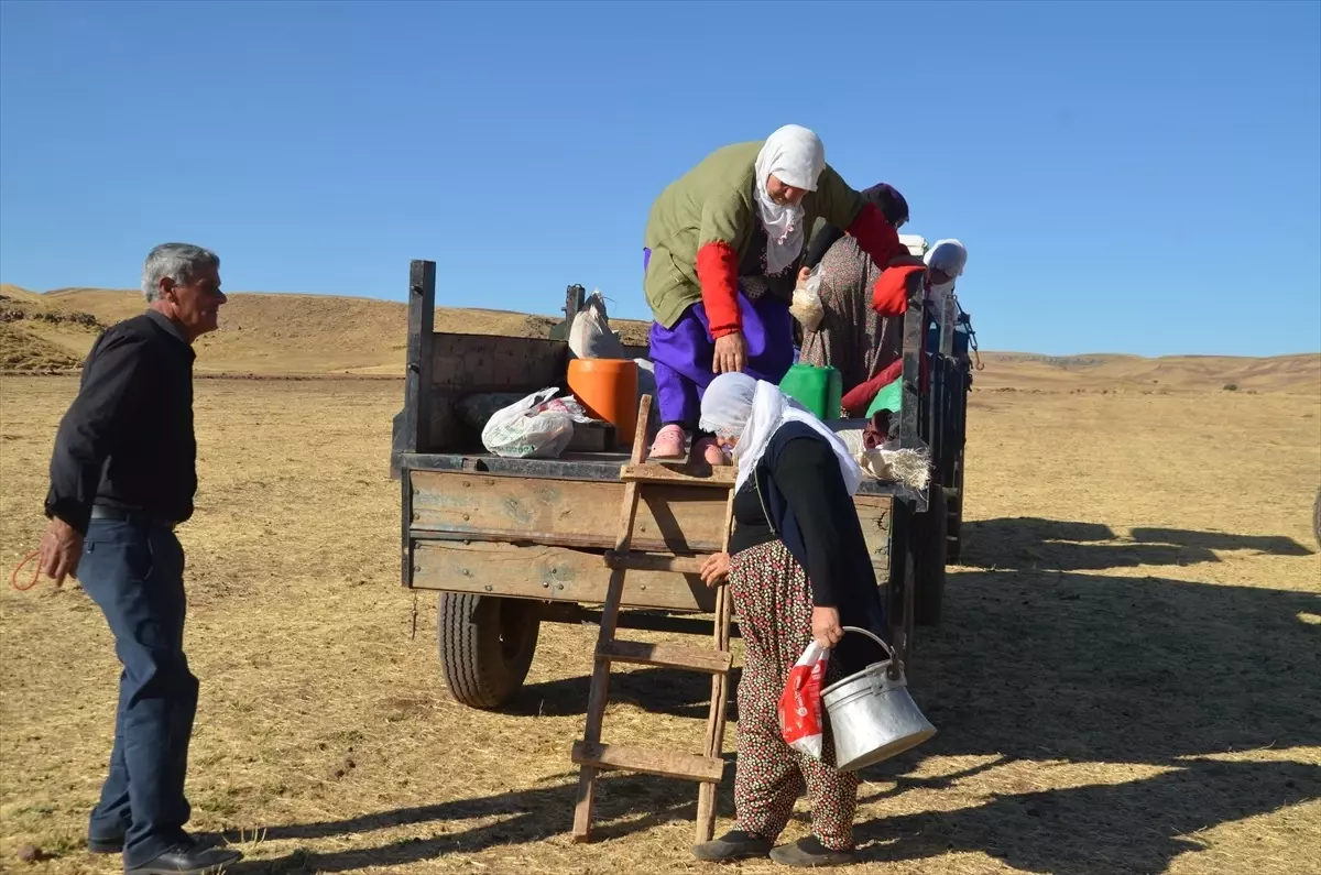korkutta kadinlarin sut sagma mesaisi mqExIrZI