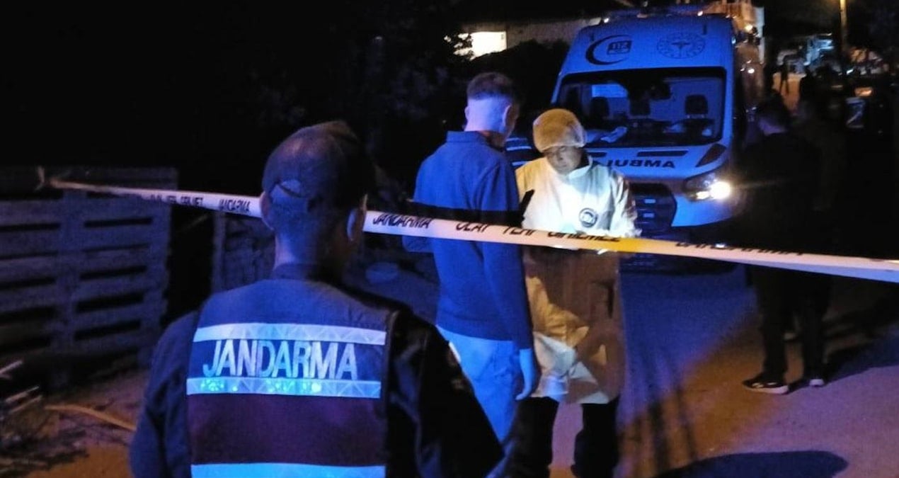 koyde vahset anne ve babasini oldurdu kuzenlerini yaraladi G2LO8XrU