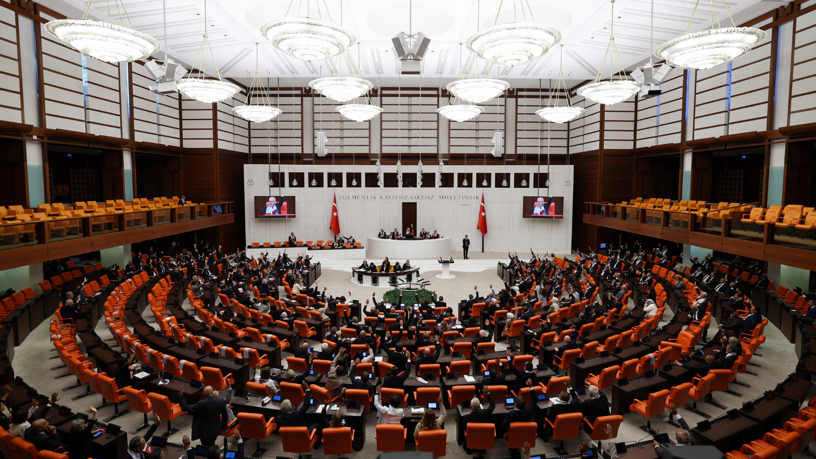 tbmmde yeni yasama yili basliyor entegrasyon basta olmak uzere infaz yargi paketi ve trafikle ilgili duzenlemeler gundemde kqY2RQWZ