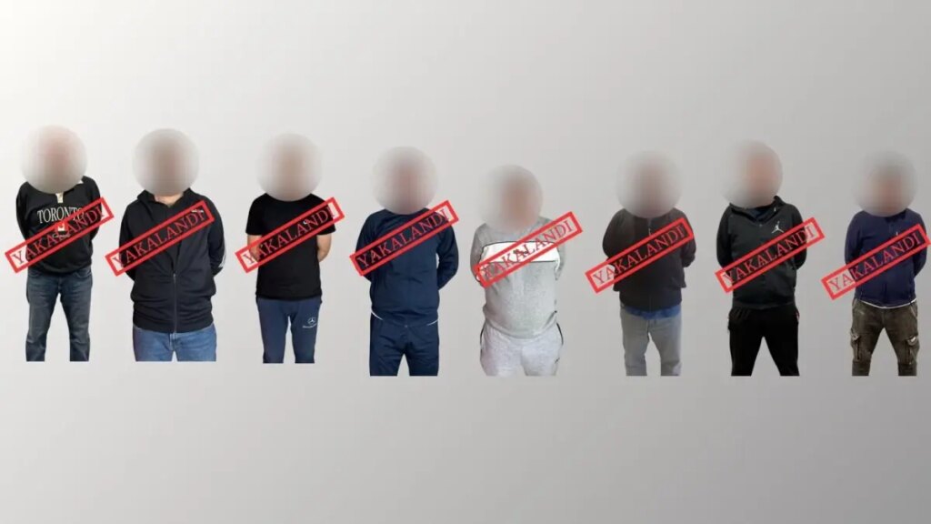 bakan yerlikaya duyurdu kirmizi bultenle aranan 6 suclu turkiyeye getirildi LO2CaR5J