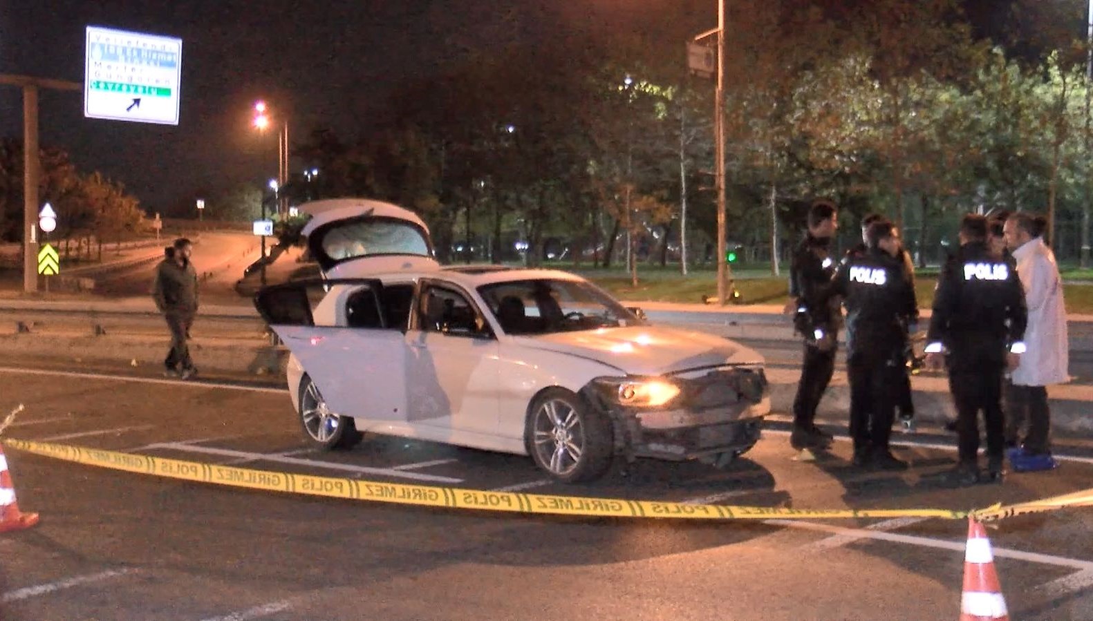 dur ihtarina uymadi 5 polis aracina carpti kovalamaca sonucu vurularak yakalandi LOGFe3JU.jpg