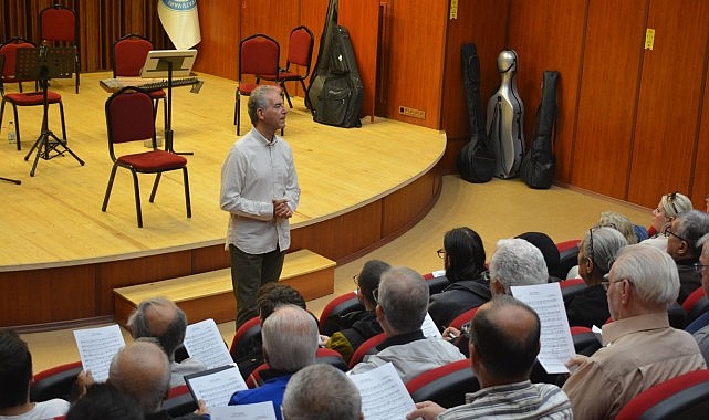 eu klasik turk muzigi koro toplulugu 33 yillik muzik gelenegini surdurdu YCVQs2TL.jpg