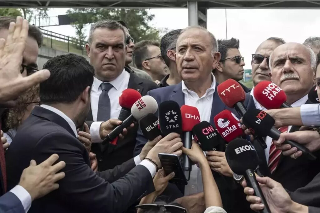 gursel tekinden medya cagrisi XYKcdBUY