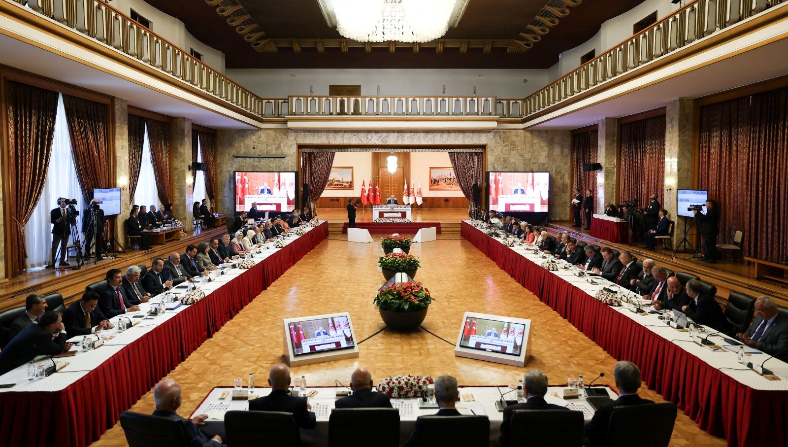 komisyonda gundem imrali ziyareti sum3Lsmg