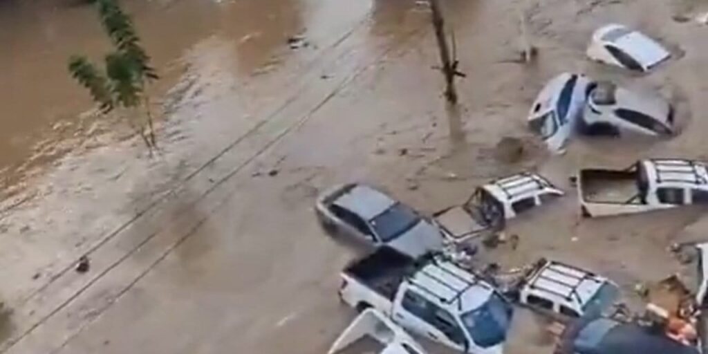 meksikadaki sel felaketinde can kaybi 42ye cikti 5UsBdBqT.jpg