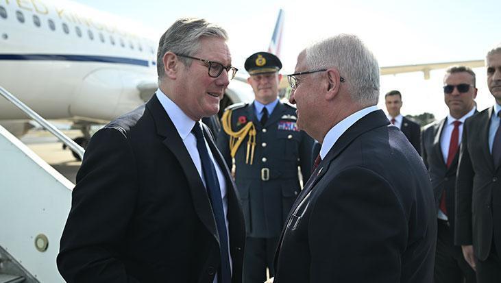 milli savunma bakani guler ingiltere basbakani starmeri karsiladi V7BBnOGc.jpg