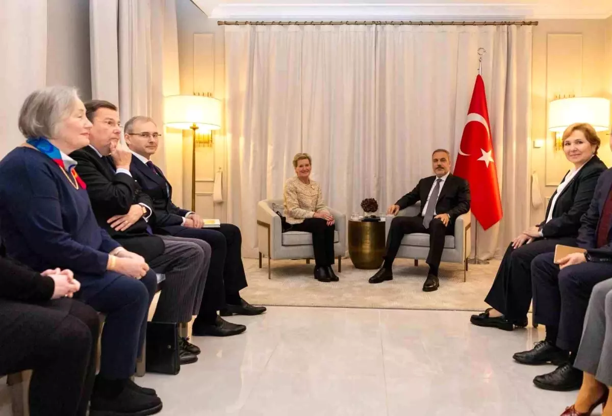 bakan fidan finlandiyada hZvBbVLC.jpg