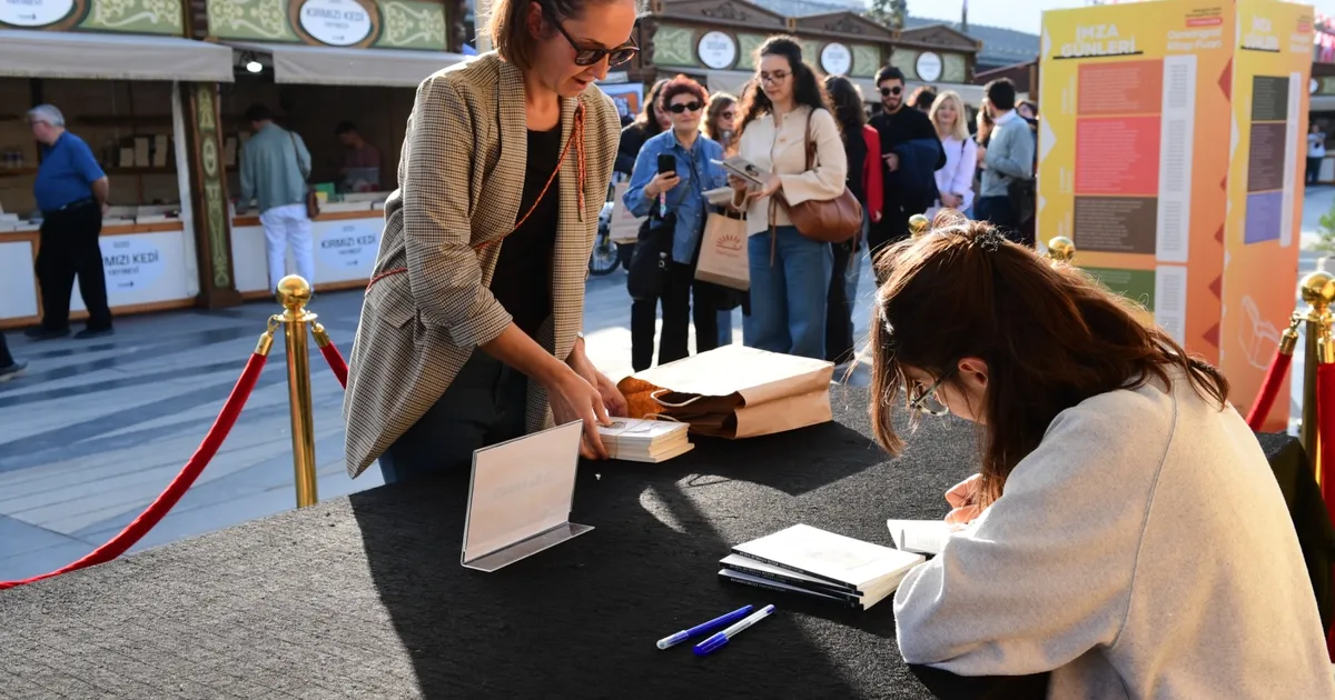 bursada osmangazi kitap fuarina ilgi artarak devam ediyor tVyNQXML.webp