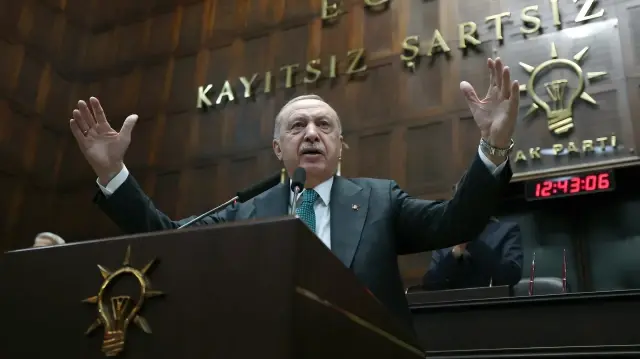 cumhurbaskani erdoganin sozleri ayakta alkislandi 23 yilda imanli ve yerli bir genclik yetistirdik SZZ5s5ri.webp