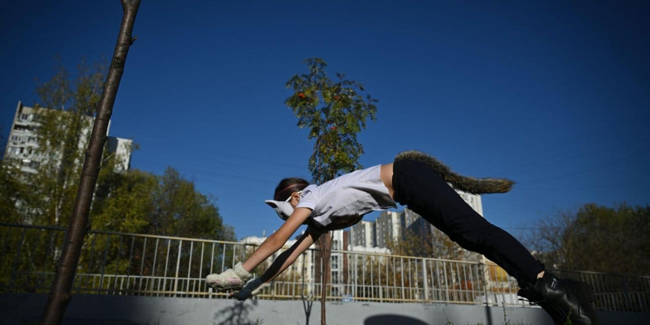 egzersiz kurallarini degistiren en cilgin trend bu akimin takipcileri bunun tum vucudu calistirdigini iddia ediyor Iln5Blx4.jpg