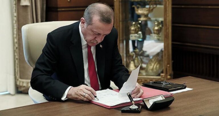 erdogan-nazif-yilmazi-bakan-yardimciligi-gorevinden-aldi-4sStbhPY