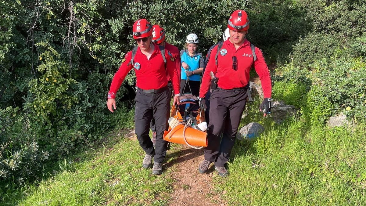 Fethiye’de Doğa Yürüyüşünde Kaza: Ayağı Kırılan Yürüyüşçü Kurtarıldı