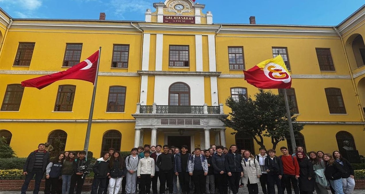 Galatasaray Lisesi’nden Fenerbahçe’ye Mesaj Niteliğinde Zil Değişikliği