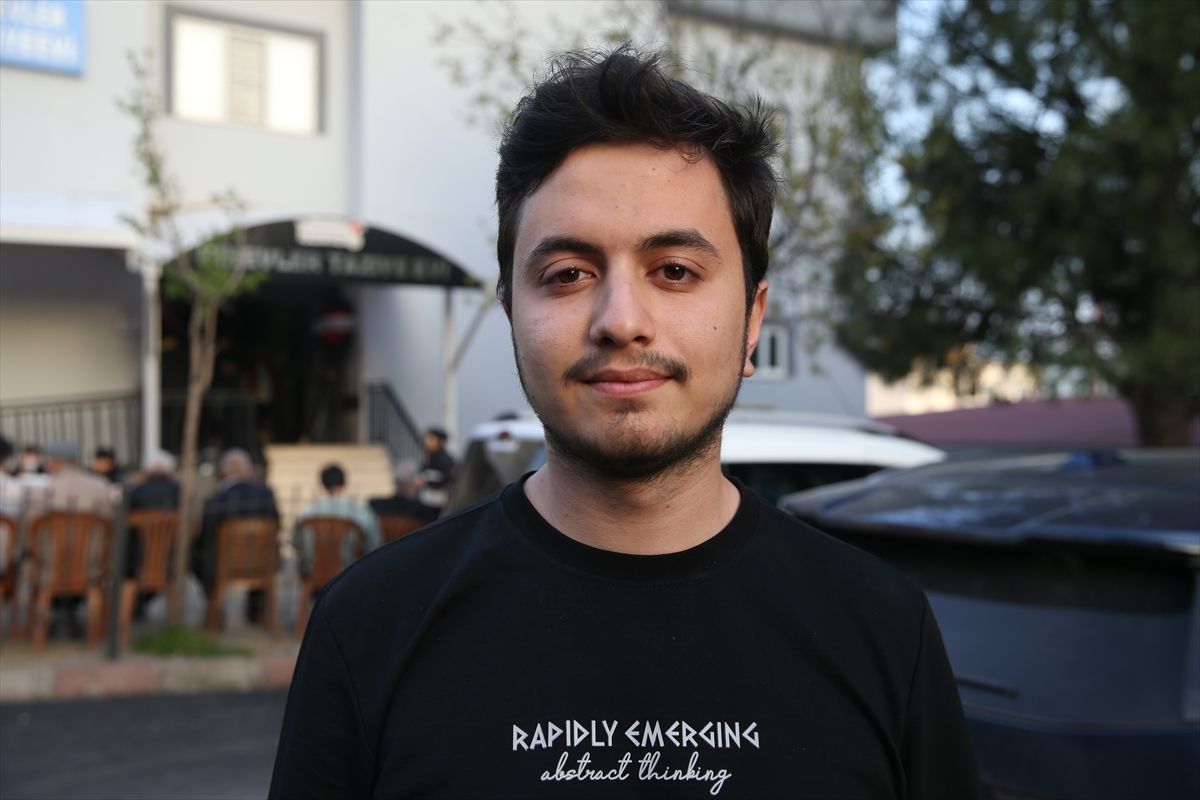 Kahramanmaraş’taki Okul Saldırısında Hayatını Kaybeden Ayla Öğretmen’in Oğulları Annesinin Kahramanlığını Anlattı