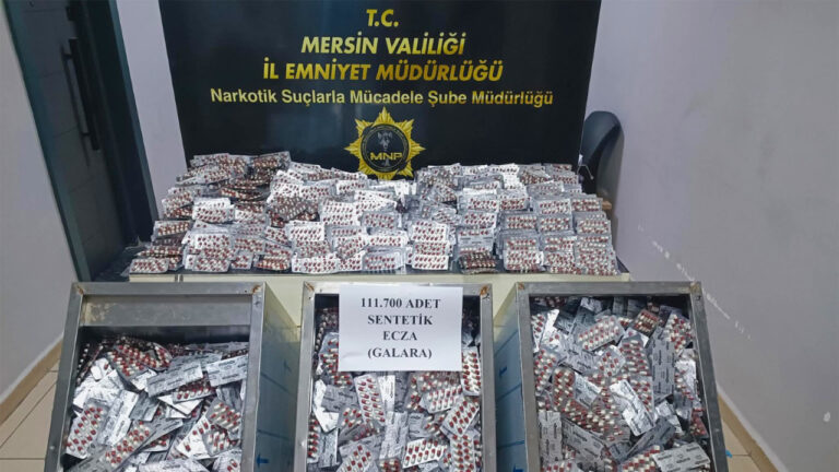 mersinde-111-bin-sentetik-ecza-ele-gecirildi-2-tutuklama-nUyRT5Ie