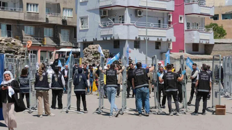 cizrede-1-mayis-emek-ve-dayanisma-gunu-kutlamalari-tiXsEiTx