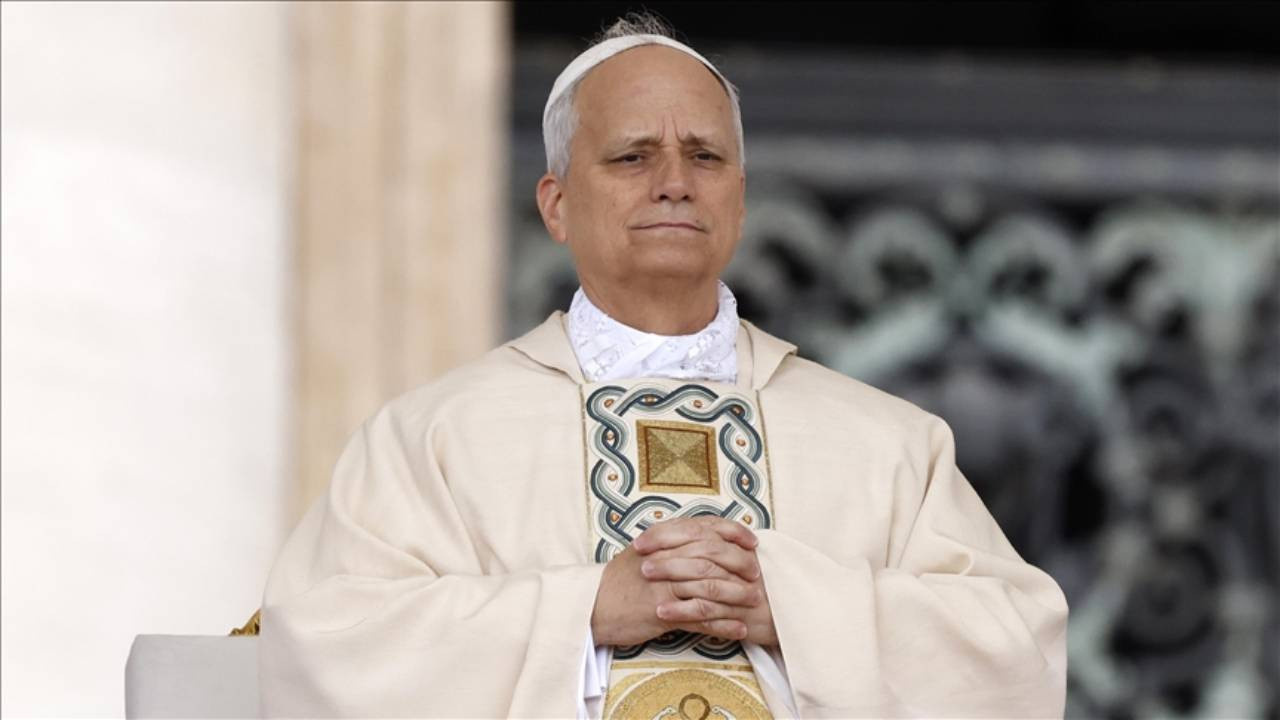 Papa 14. Leo’nun “Muhteşem İnsanlık” Belgesi: Yapay Zeka, Savaşlar ve İşçi Sorunlarına Dikkat Çekiyor!