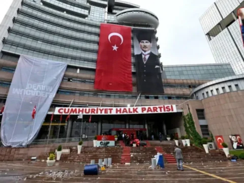 CHP’de butlan yönetiminin bazı il başkanlarına ‘alternatif’ aradığı belirtiliyor: ‘Taban bunu kabul etmez’