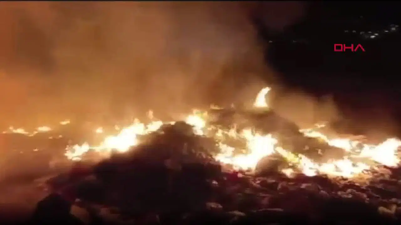 Burdurda sehir coplugunde yangin panigi lfiXJNcd